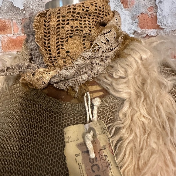 1 LEFT // distressed lace mega bandanas - Picture 5 of 17